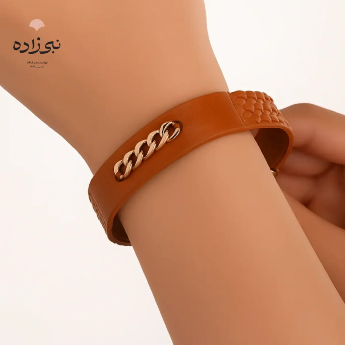 دستبند چرم کارتیه B232