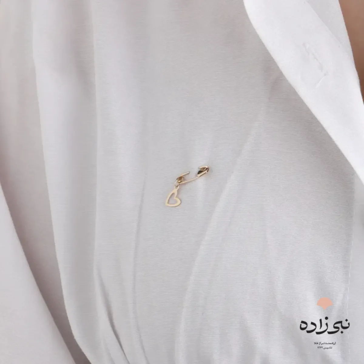 سنجاق سینه کودک قلب تو خالی طلا P001